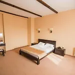 Ruta Hotel *